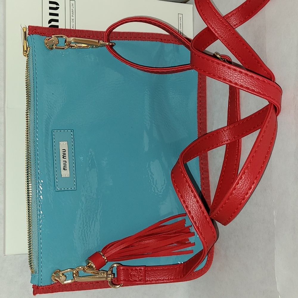 !NOT FOR SALE! bag Purse Cosmetic Pouch Blue Red Leather New in box - Picture 1 of 10